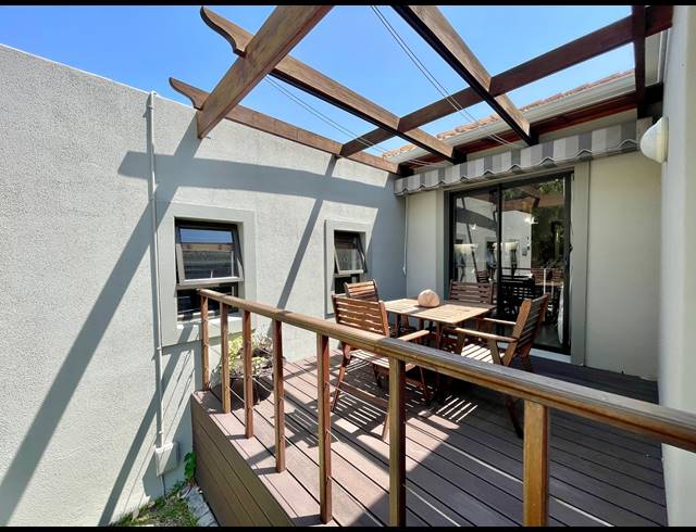 2 BEDROOM FREEHOLD FOR SALE IN ELFINDALE